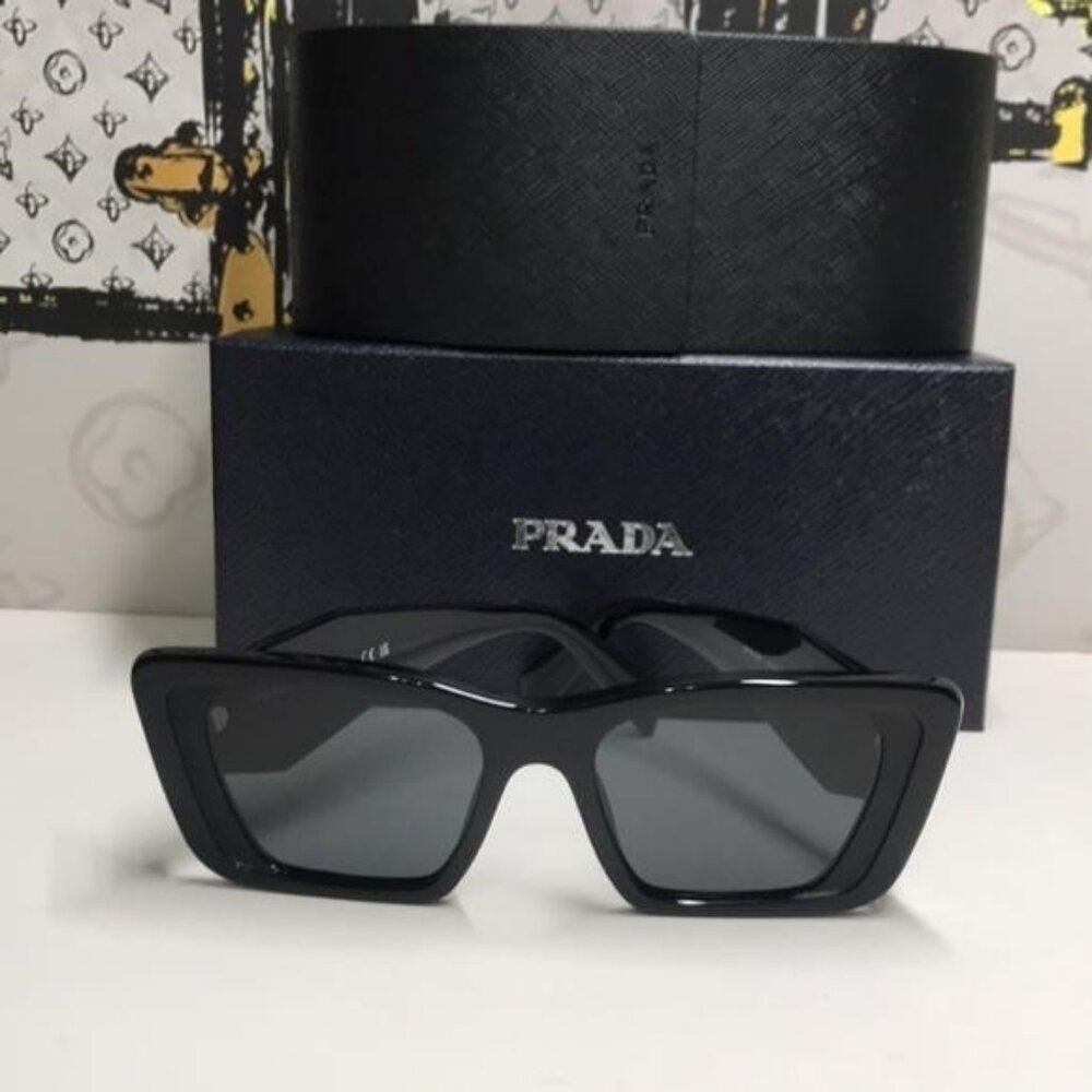 New Authentic Prada Chic Black Square Sunglasses SPR08Y 1AB-5S0 - Picture 12 of 12